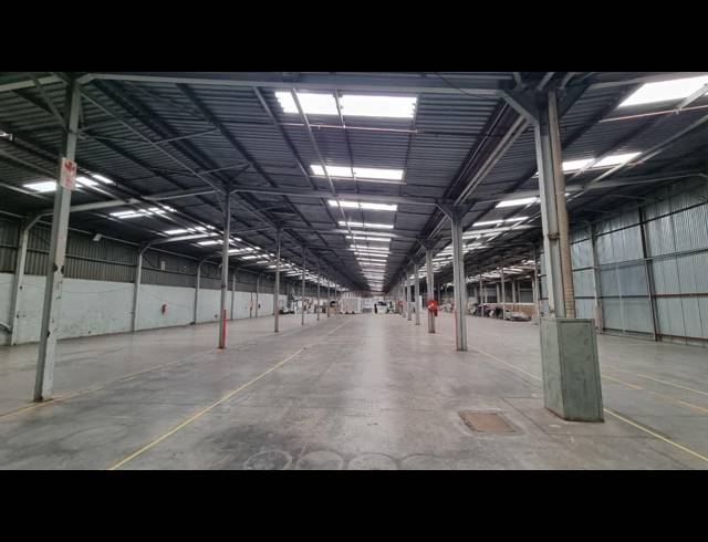 6,972M² WAREHOUSE TO LET IN HUGHES